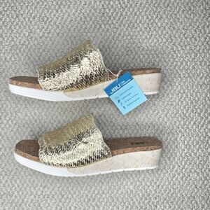 JBU Women's Winnie Gold Slide Sandals